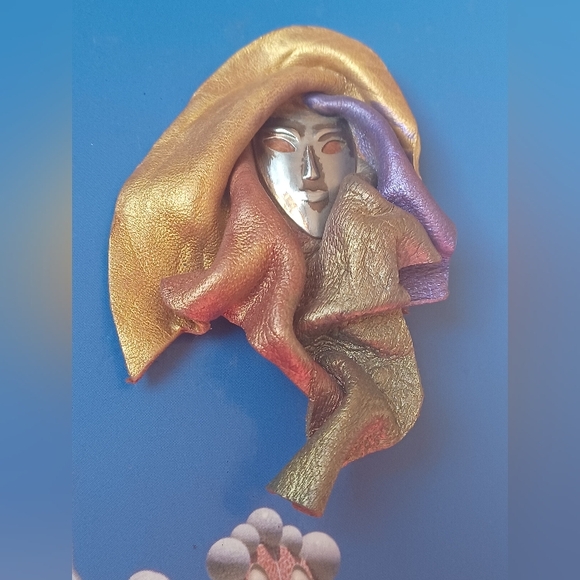 Vintage Handmade Venetian Carnival Brooch 🎭 - Picture 4 of 7